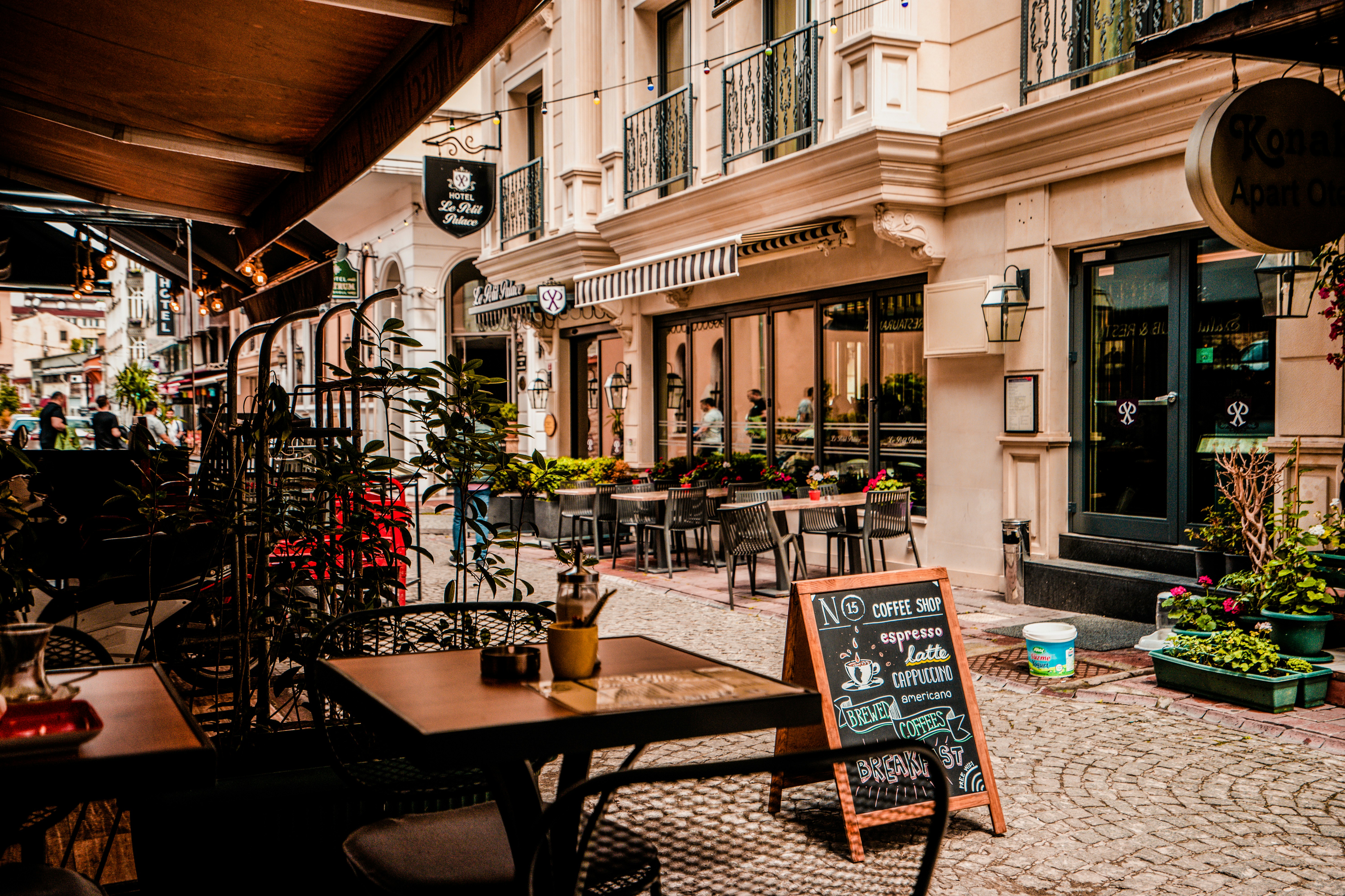 Cafe table setup